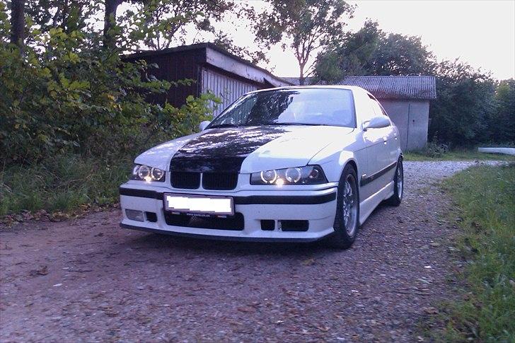 BMW E36 320i [SOLGT] billede 2
