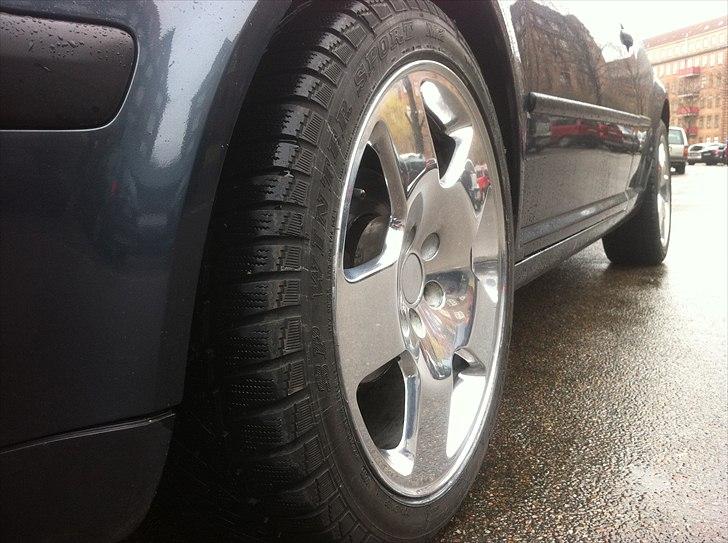 VW Golf MK IV - Hubcaps importeret fra USA. Skal poleres op til sommer. billede 4