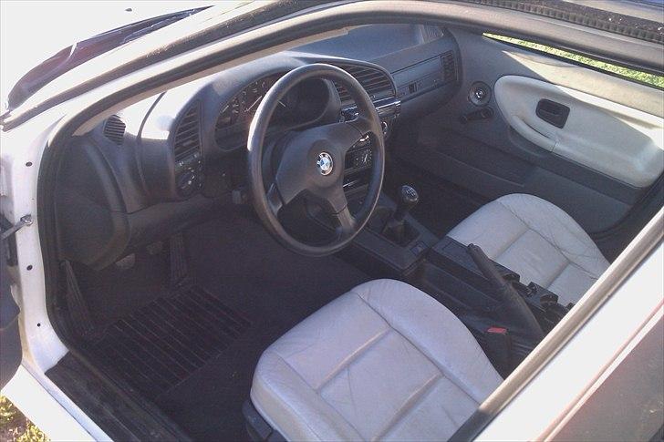 BMW E36 320i [SOLGT] billede 18