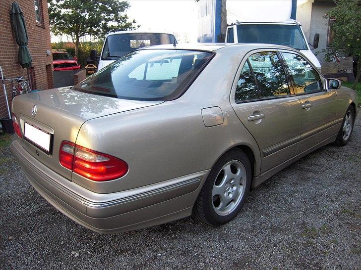 Mercedes Benz E320 CDI aut solgt billede 9