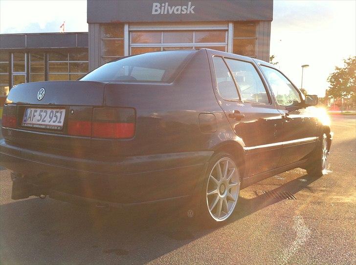 VW Vento 1.9 CL  *SOLGT* billede 9