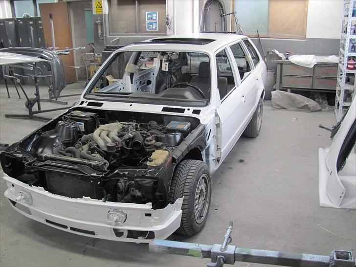 BMW 325IA - Farven er Alpina 3 hvid. billede 13