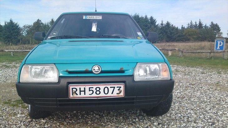 Skoda favorit 135 1,3 karbu. billede 1