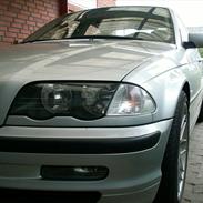 BMW 323i E46