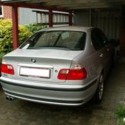 BMW 323i E46