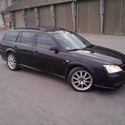 Ford Mondeo V6 Ghia