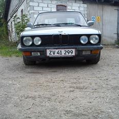 BMW e28 524td