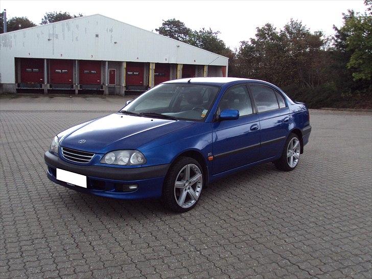Toyota Avensis 2,0 Sol  billede 2