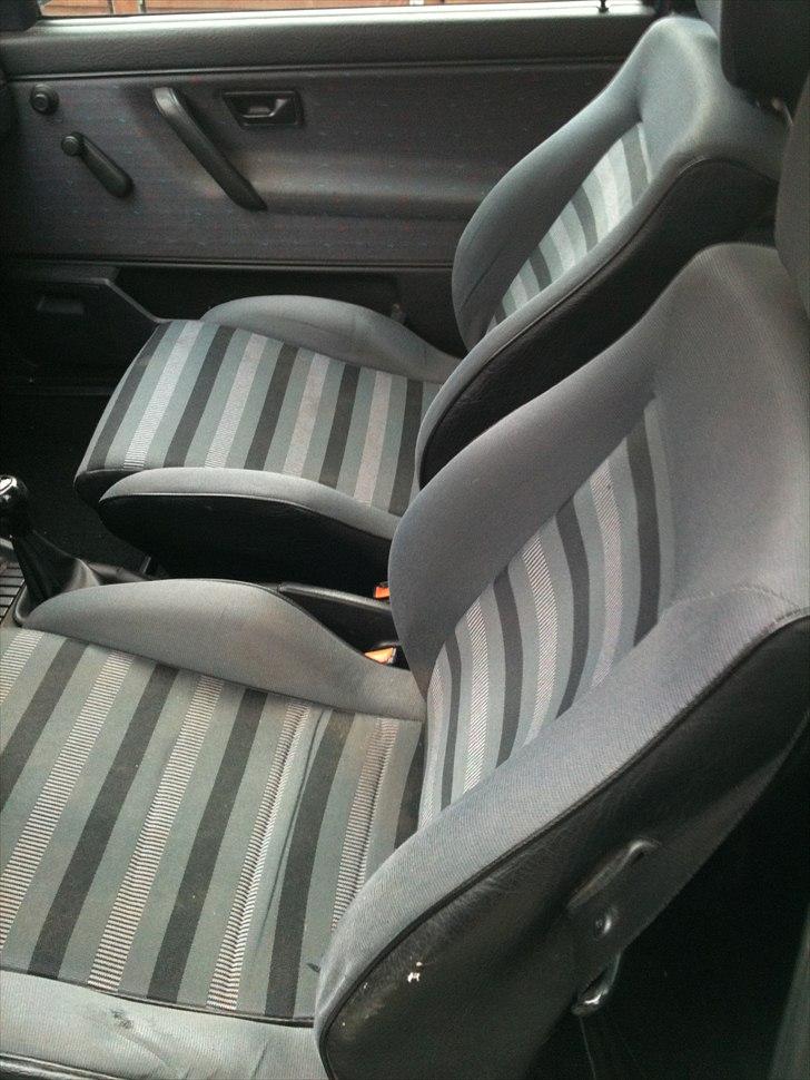 VW Golf 1,8 *Solgt* billede 10