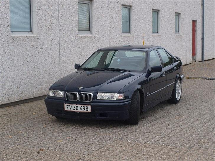 BMW E36 318i SOLGT billede 4