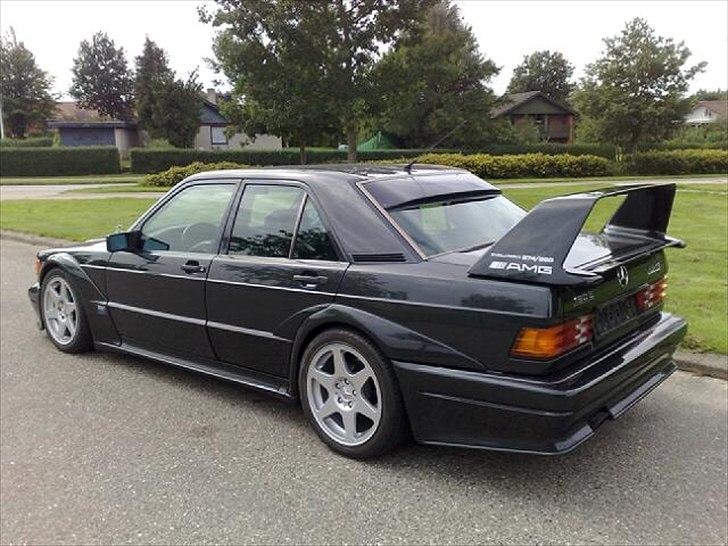 Mercedes Benz 190E 2.5 16V Evolution II - Bilen er Nr. 274 af 500 produceret. (tekst på spoiler og gearvælger) billede 1