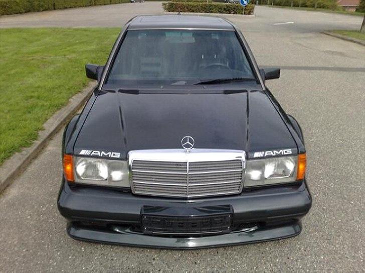 Mercedes Benz 190E 2.5 16V Evolution II - Lav og Ond! -har dog fjernet AMG skiltene fra motorhjelmen da disse ikke er originale. billede 4