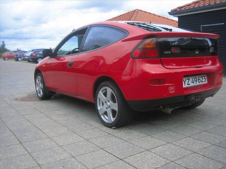Mazda 323c billede 8