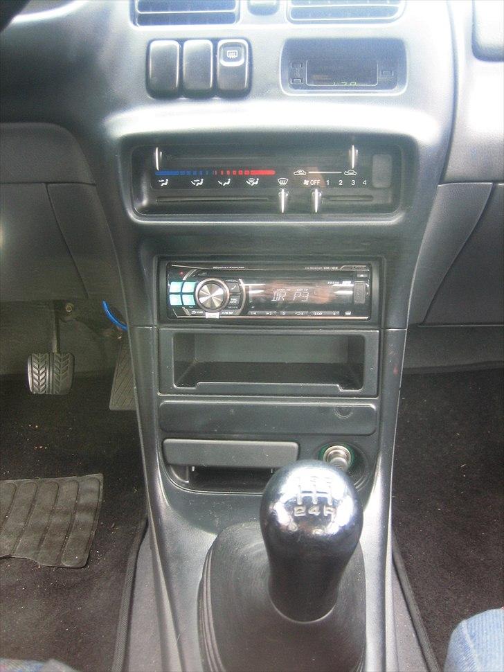 Mazda 323c billede 10