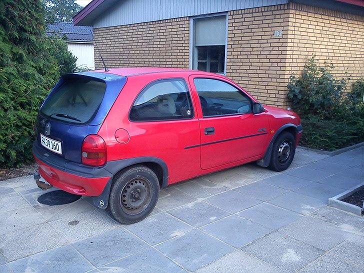 Opel Corsa B 1.4i Swing*SOLGT* - Den bagklap jeg tog spoilen fra  billede 15