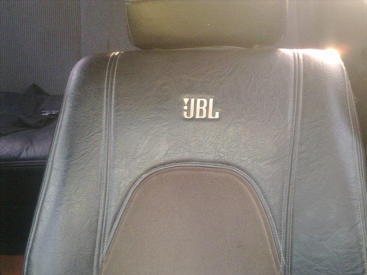 VW passat - special syet læder kabine fra polen med indsyet jbl logo billede 10