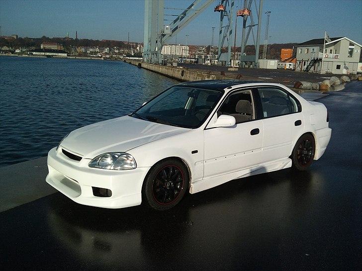 Honda CIVIC V-TEC ((solgt)) billede 3