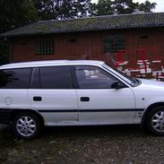 Opel atra 1,4 i van