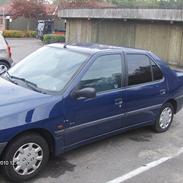 Peugeot 306 sedan