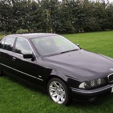 BMW E39 525i