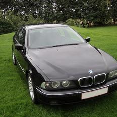 BMW E39 525i