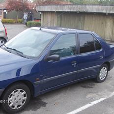 Peugeot 306 sedan