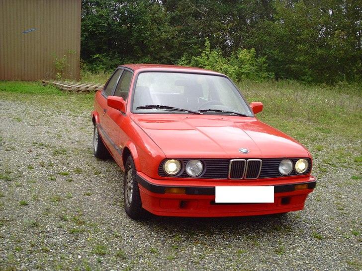 BMW 320i  ((SOLGT)) billede 1