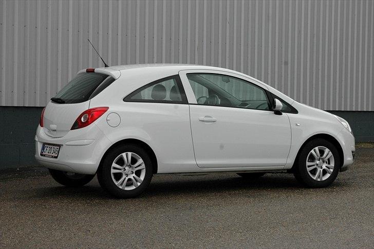 Opel Corsa D 111 Edition billede 3