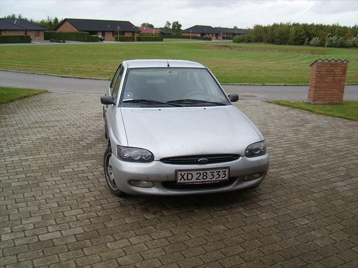 Ford Escort 1.6 16v *SOLGT* billede 1