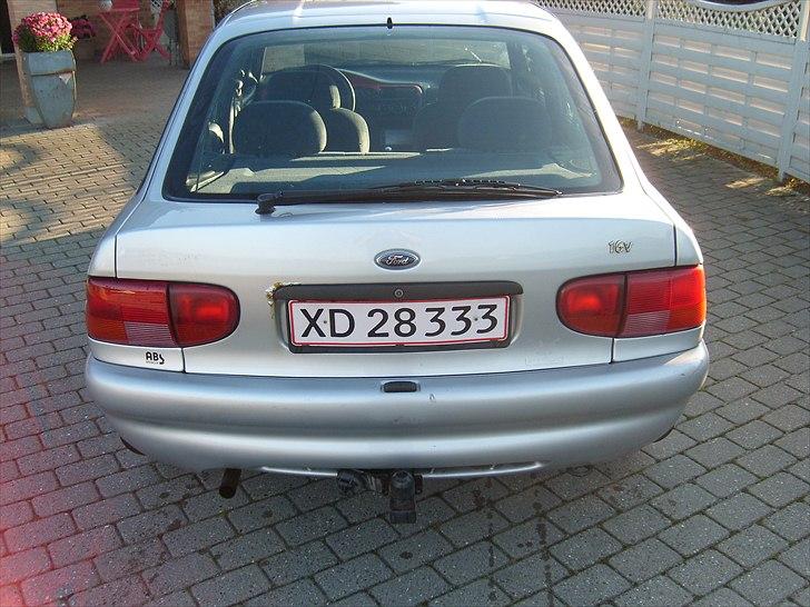 Ford Escort 1.6 16v *SOLGT* billede 4