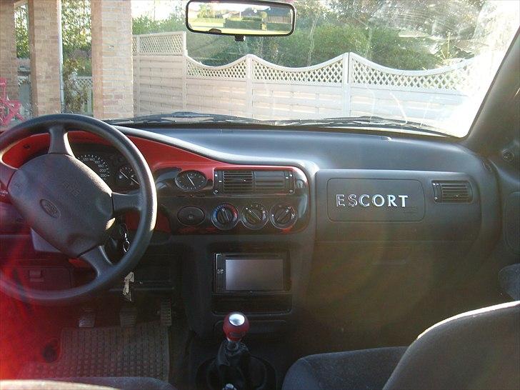 Ford Escort 1.6 16v *SOLGT* - Nyt instrumentbord er bestilt billede 5