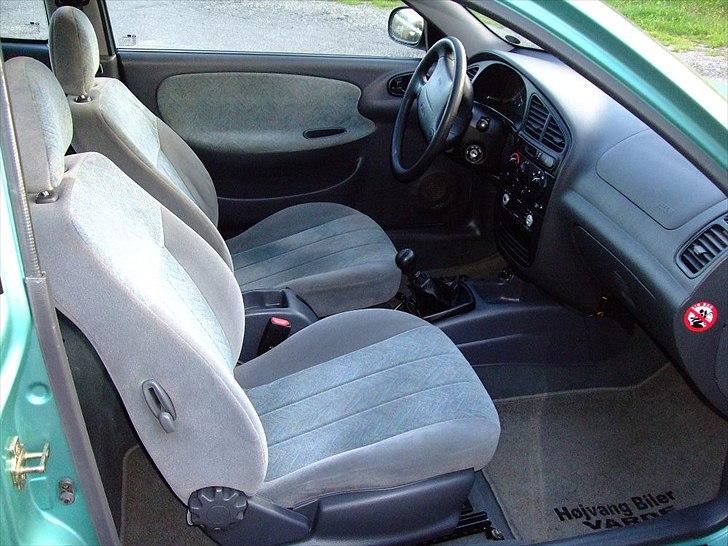 Daewoo Lanos 1,6 16V SX (Solgt) - Rigtig fin kabine og man sidder udemærket i sæderne. billede 7