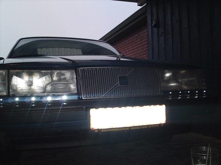 Volvo 940 - Så blev der monteret 5 hvide dioder under vær forlygte billede 14