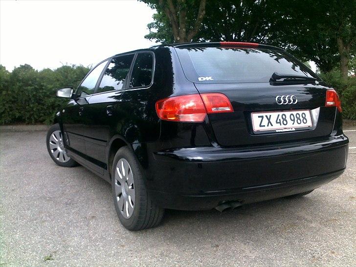 Audi A3 Sportback Attraction - Bagfra på siden på knæ billede 6