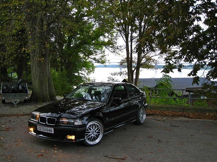 BMW 318ti Compact SOLGT. billede 3