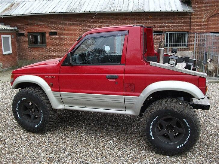 Mitsubishi pajero .. SOLGT - næsten færdig mangler bur billede 1