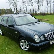 Mercedes Benz E 220 T CDI