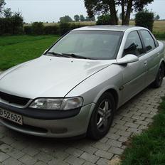Opel Vectra B 2.0 16v *SOLGT*