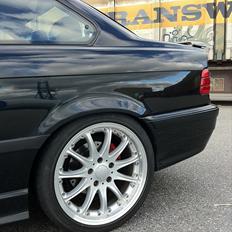 BMW            e36 320i solgt