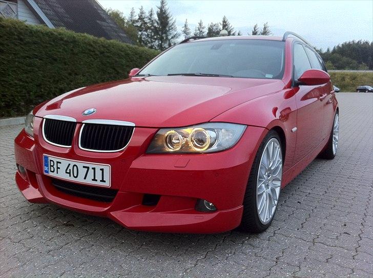 BMW 320d E91 St.car - Motorsport front billede 1