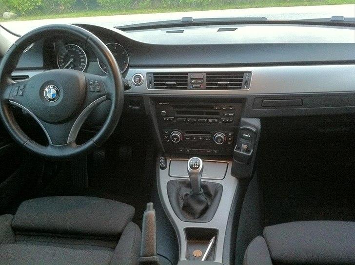 BMW 320d E91 St.car billede 8