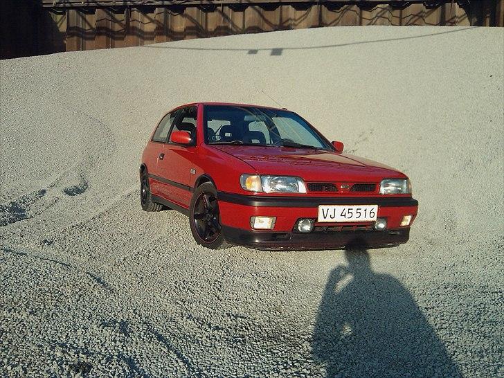 Nissan Sunny 2,0 GTI *SOLGT* billede 4