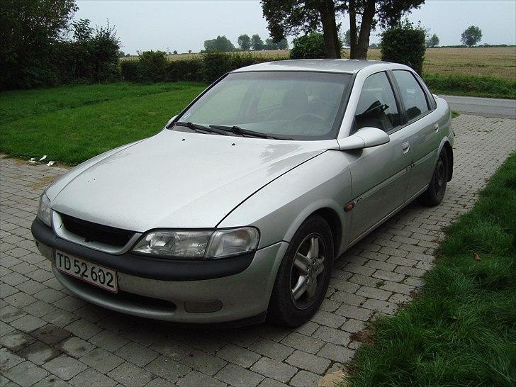 Opel Vectra B 2.0 16v *SOLGT* billede 1