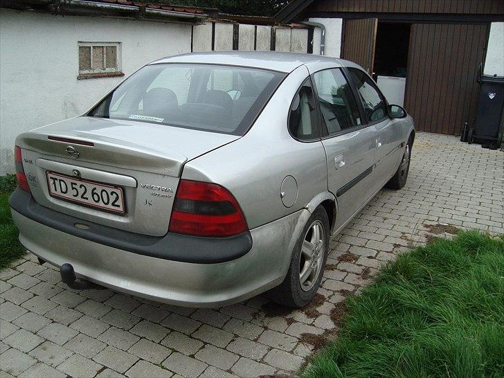 Opel Vectra B 2.0 16v *SOLGT* billede 3