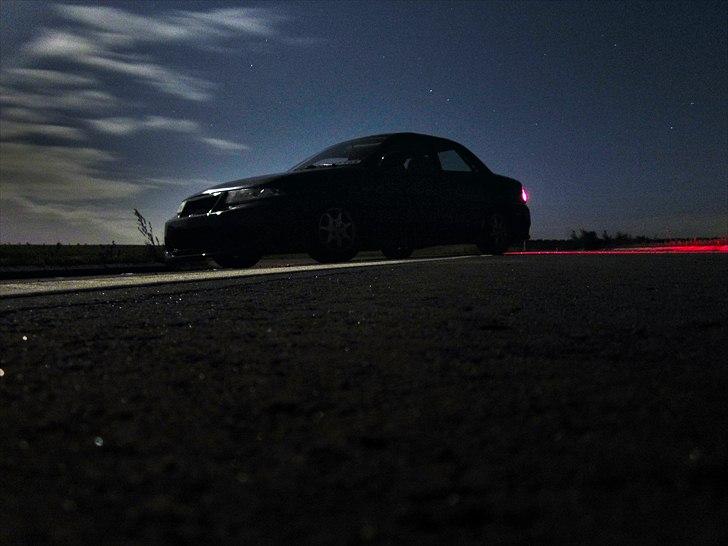 Mitsubishi Carisma 1.8 GLS - Taget om natten med 15 sekunders lukkertid billede 14