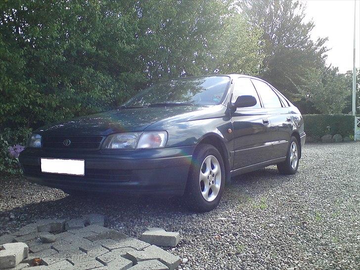 Toyota Carina E billede 1