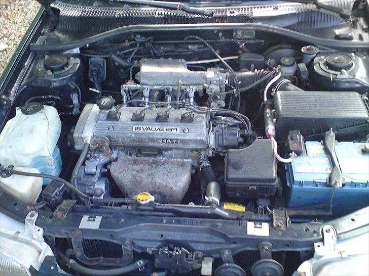 Toyota Carina E billede 2