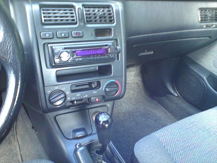 Toyota Carina E billede 3