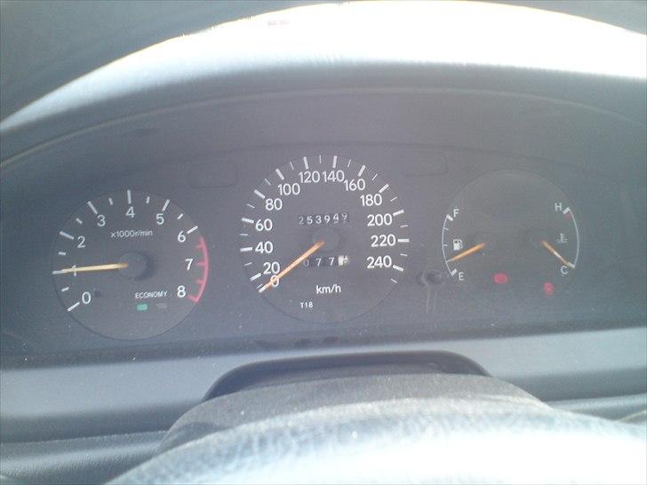 Toyota Carina E billede 4