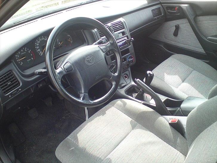 Toyota Carina E billede 8